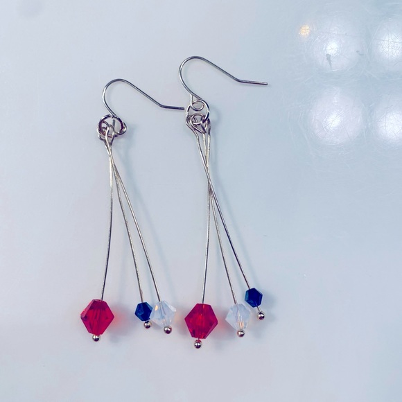Red, white & blue earrings just in time for July 4 - Picture 7 of 9